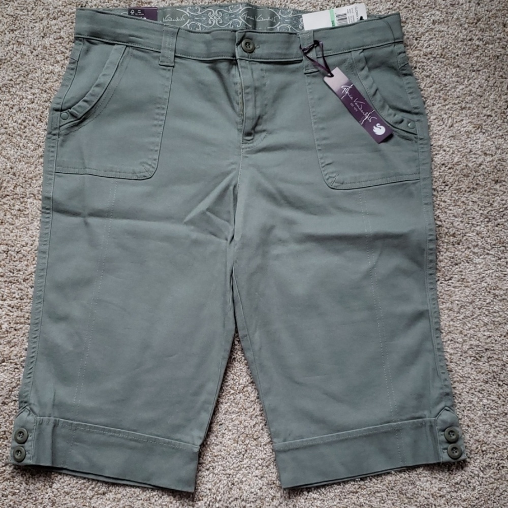 NWT Capris